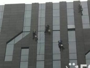成都保潔服務(wù) 從住宅開荒到建筑清洗的全方位解決方案